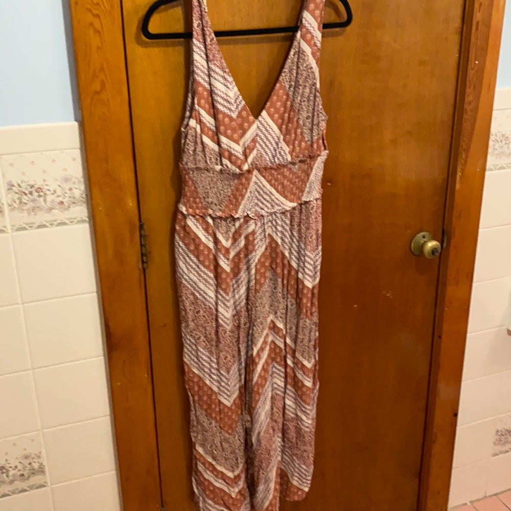 Amazing American Eagle Jumpsuit size Large. Super comfortable& easy to style!